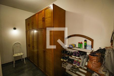 Casa à venda com 600m², 5 quartos e 5 vagas Casa à venda com 600m², 5 quartos e 5 vagasCloset do quarto