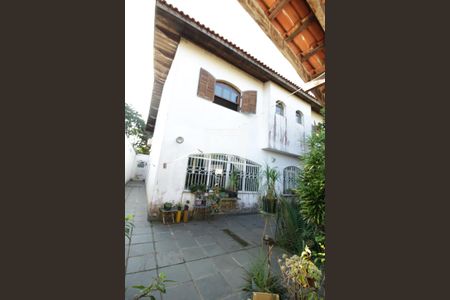 Casa à venda com 600m², 5 quartos e 5 vagas Casa à venda com 600m², 5 quartos e 5 vagasEdifício