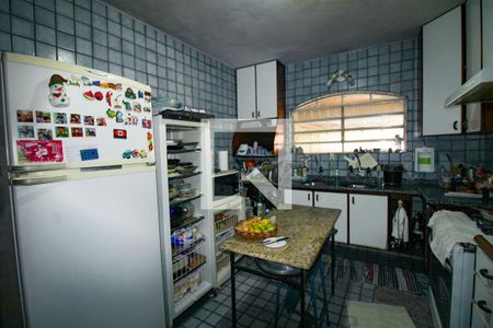 Casa à venda com 600m², 5 quartos e 5 vagas Casa à venda com 600m², 5 quartos e 5 vagasCozinha