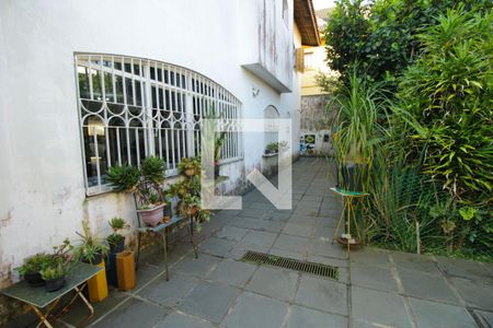 Casa à venda com 600m², 5 quartos e 5 vagas Casa à venda com 600m², 5 quartos e 5 vagasCorredor