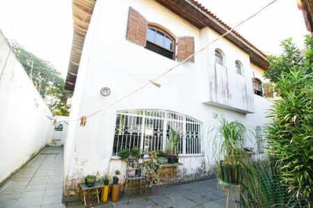 Casa à venda com 600m², 5 quartos e 5 vagas Casa à venda com 600m², 5 quartos e 5 vagasEdifício