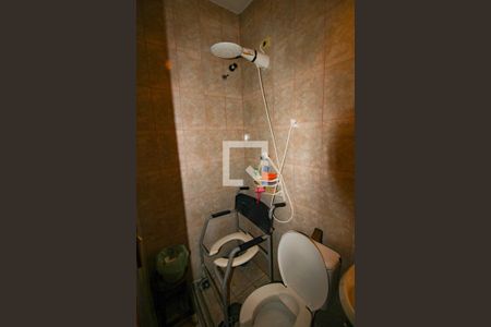 Casa à venda com 600m², 5 quartos e 5 vagas Casa à venda com 600m², 5 quartos e 5 vagasbanheiro