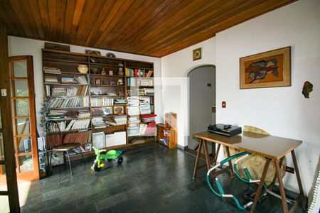 Casa à venda com 600m², 5 quartos e 5 vagas Casa à venda com 600m², 5 quartos e 5 vagasSala 2