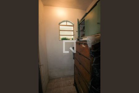 Casa à venda com 600m², 5 quartos e 5 vagas Casa à venda com 600m², 5 quartos e 5 vagasPorão