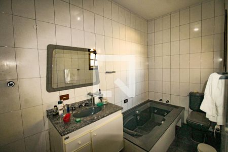 Casa à venda com 600m², 5 quartos e 5 vagas Casa à venda com 600m², 5 quartos e 5 vagasbanheiro da suite 2