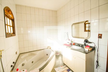 Casa à venda com 600m², 5 quartos e 5 vagas Casa à venda com 600m², 5 quartos e 5 vagasBanheiro da Suíte 1