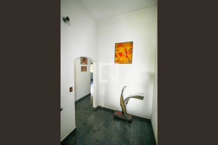 Casa à venda com 600m², 5 quartos e 5 vagas Casa à venda com 600m², 5 quartos e 5 vagasHall