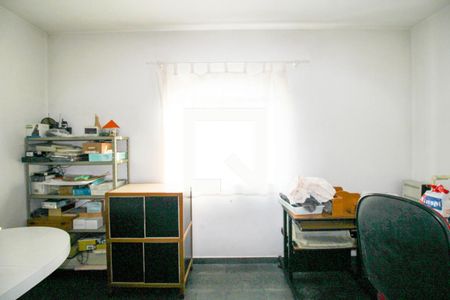 Casa à venda com 600m², 5 quartos e 5 vagas Casa à venda com 600m², 5 quartos e 5 vagasEscritório