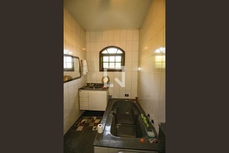 Casa à venda com 600m², 5 quartos e 5 vagas Casa à venda com 600m², 5 quartos e 5 vagasbanheiro da suite 3