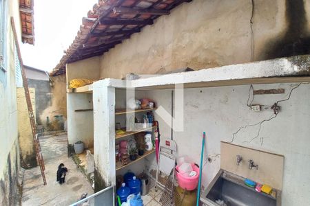 Casa à venda com 180m², 3 quartos e 3 vagas Casa à venda com 180m², 3 quartos e 3 vagasQuintal