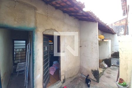 Casa à venda com 180m², 3 quartos e 3 vagas Casa à venda com 180m², 3 quartos e 3 vagasQuintal