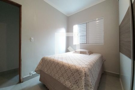 Casa à venda com 180m², 3 quartos e 3 vagas Casa à venda com 180m², 3 quartos e 3 vagasQuarto 2