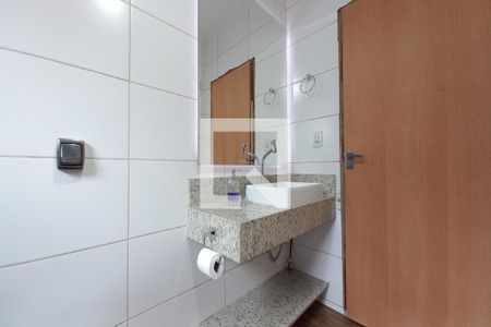 Casa à venda com 180m², 3 quartos e 3 vagas Casa à venda com 180m², 3 quartos e 3 vagasBanheiro