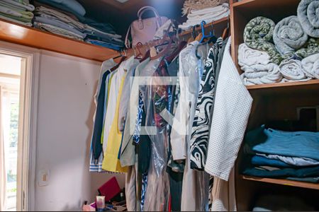 Casa à venda com 400m², 4 quartos e 4 vagas Casa à venda com 400m², 4 quartos e 4 vagasCloset