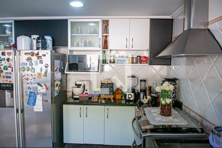Casa à venda com 400m², 4 quartos e 4 vagas Casa à venda com 400m², 4 quartos e 4 vagasCozinha