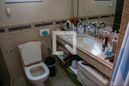 Casa à venda com 400m², 4 quartos e 4 vagas Casa à venda com 400m², 4 quartos e 4 vagasBanheiro