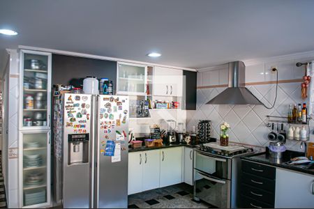 Casa à venda com 400m², 4 quartos e 4 vagas Casa à venda com 400m², 4 quartos e 4 vagasCozinha