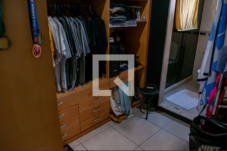 Casa à venda com 400m², 4 quartos e 4 vagas Casa à venda com 400m², 4 quartos e 4 vagasCloset