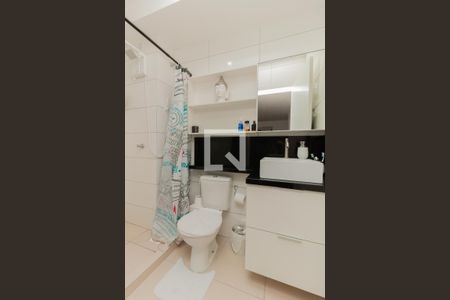 Apartamento à venda com 53m², 2 quartos e 1 vaga Apartamento à venda com 53m², 2 quartos e 1 vagaBanheiro