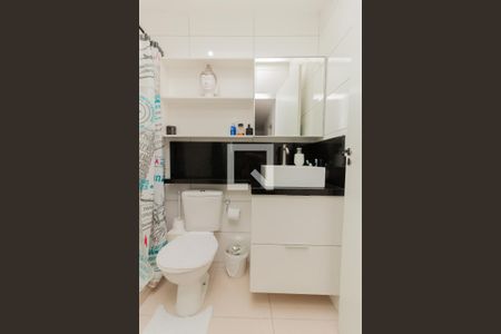 Apartamento à venda com 53m², 2 quartos e 1 vaga Apartamento à venda com 53m², 2 quartos e 1 vagaBanheiro