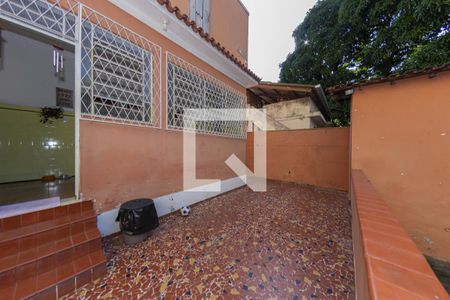 Casa à venda com 319m², 4 quartos e 3 vagas Casa à venda com 319m², 4 quartos e 3 vagasQuintal