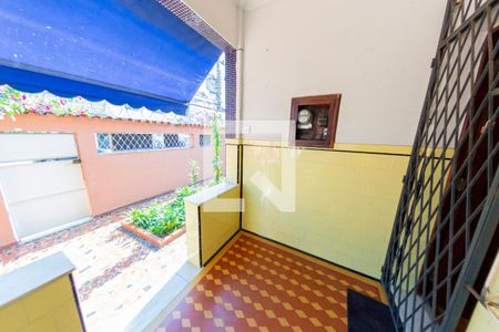 Casa à venda com 319m², 4 quartos e 3 vagas Casa à venda com 319m², 4 quartos e 3 vagasÁrea externa