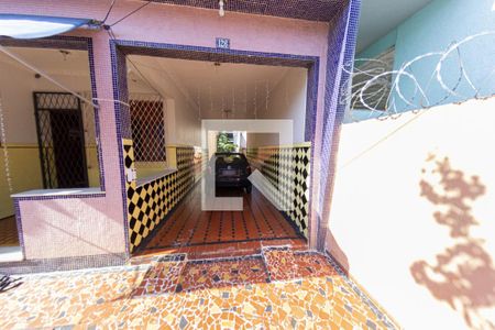 Casa à venda com 319m², 4 quartos e 3 vagas Casa à venda com 319m², 4 quartos e 3 vagasÁrea externa