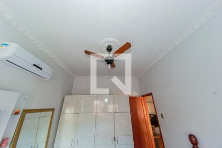 Casa à venda com 319m², 4 quartos e 3 vagas Casa à venda com 319m², 4 quartos e 3 vagasQuarto 1