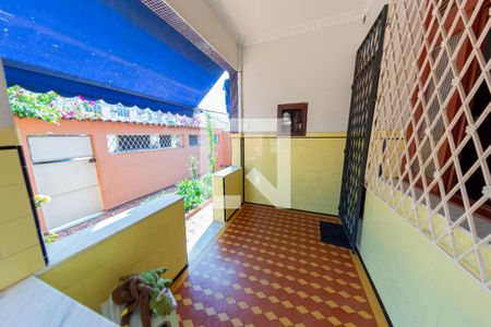 Casa à venda com 319m², 4 quartos e 3 vagas Casa à venda com 319m², 4 quartos e 3 vagasÁrea externa