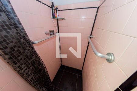 Casa à venda com 319m², 4 quartos e 3 vagas Casa à venda com 319m², 4 quartos e 3 vagasBanheiro