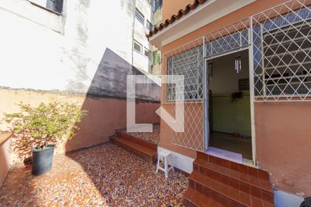 Casa à venda com 319m², 4 quartos e 3 vagas Casa à venda com 319m², 4 quartos e 3 vagasQuintal