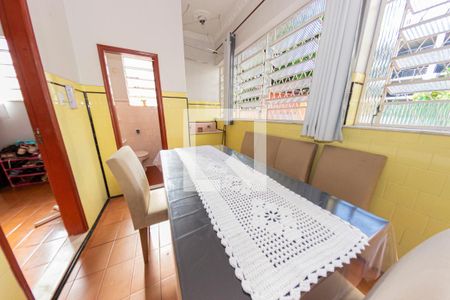 Casa à venda com 319m², 4 quartos e 3 vagas Casa à venda com 319m², 4 quartos e 3 vagasCozinha