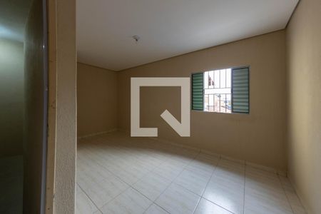 Quarto de casa para alugar com 1 quarto, 55m² em Vila California, São Paulo