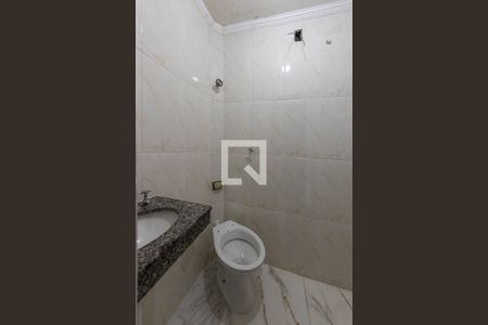 Banheiro de casa para alugar com 1 quarto, 55m² em Vila California, São Paulo