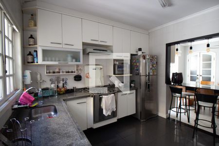 Casa à venda com 134m², 3 quartos e 2 vagas Casa à venda com 134m², 3 quartos e 2 vagasCozinha