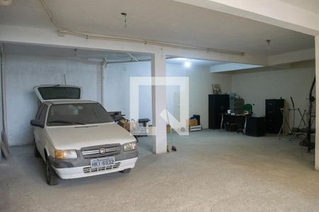 Casa à venda com 304m², 3 quartos e 5 vagas Casa à venda com 304m², 3 quartos e 5 vagasGaragem