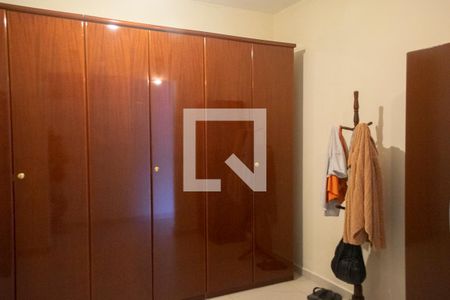 Casa à venda com 304m², 3 quartos e 5 vagas Casa à venda com 304m², 3 quartos e 5 vagasCloset Quarto 3
