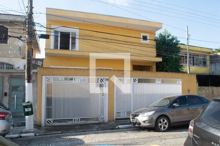 Casa à venda com 304m², 3 quartos e 5 vagas Casa à venda com 304m², 3 quartos e 5 vagasFachada