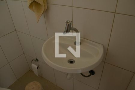 Casa à venda com 304m², 3 quartos e 5 vagas Casa à venda com 304m², 3 quartos e 5 vagasBanheiro serviço