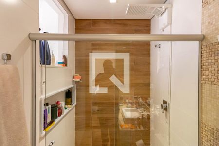 Casa à venda com 220m², 2 quartos e 1 vaga Casa à venda com 220m², 2 quartos e 1 vagaBanheiro da Suíte