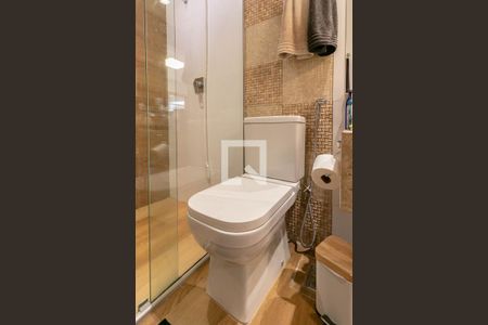 Casa à venda com 220m², 2 quartos e 1 vaga Casa à venda com 220m², 2 quartos e 1 vagaBanheiro da Suíte