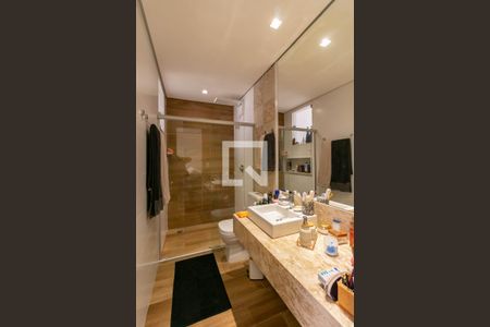 Casa à venda com 220m², 2 quartos e 1 vaga Casa à venda com 220m², 2 quartos e 1 vagaBanheiro da Suíte