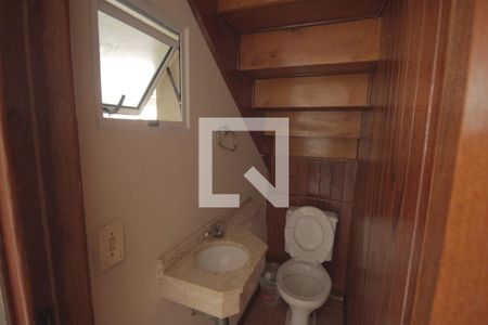 Casa de condomínio à venda com 107m², 4 quartos e 2 vagasLavabo