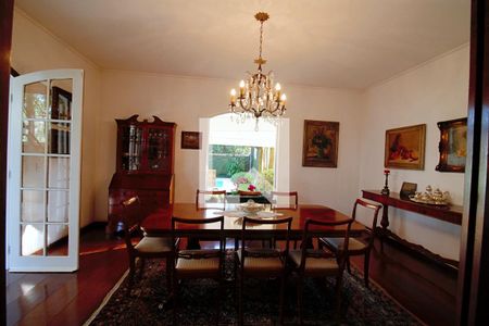 Casa à venda com 440m², 4 quartos e 3 vagas Casa à venda com 440m², 4 quartos e 3 vagasSala de Jantar