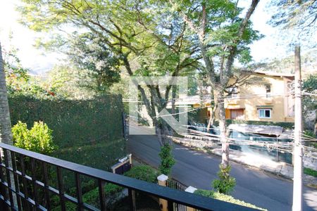 Casa à venda com 440m², 4 quartos e 3 vagas Casa à venda com 440m², 4 quartos e 3 vagasVaranda