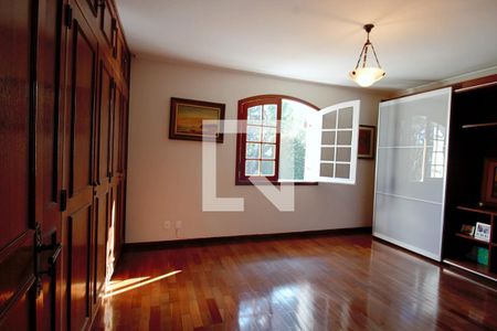 Casa à venda com 440m², 4 quartos e 3 vagas Casa à venda com 440m², 4 quartos e 3 vagasSuíte 1