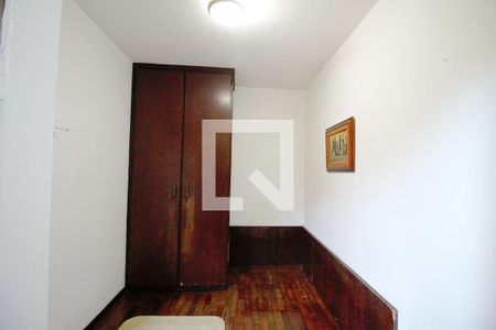 Casa à venda com 440m², 4 quartos e 3 vagas Casa à venda com 440m², 4 quartos e 3 vagasQuarto de Serviço 2