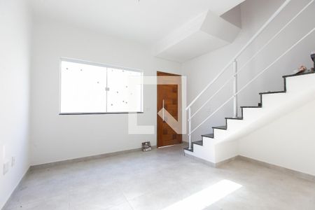 Sala de casa de condomínio para alugar com 2 quartos, 63m² em Itaquera, São Paulo