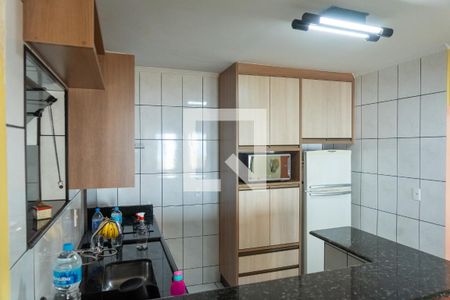 Casa à venda com 200m², 3 quartos e 3 vagas Casa à venda com 200m², 3 quartos e 3 vagasCozinha - Armários