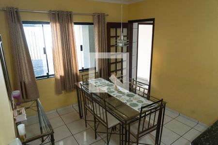 Casa à venda com 200m², 3 quartos e 3 vagas Casa à venda com 200m², 3 quartos e 3 vagasSala de Jantar